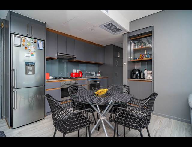 2 BEDROOM APARTMENT FOR SALE IN UMHLANGA RIDGE